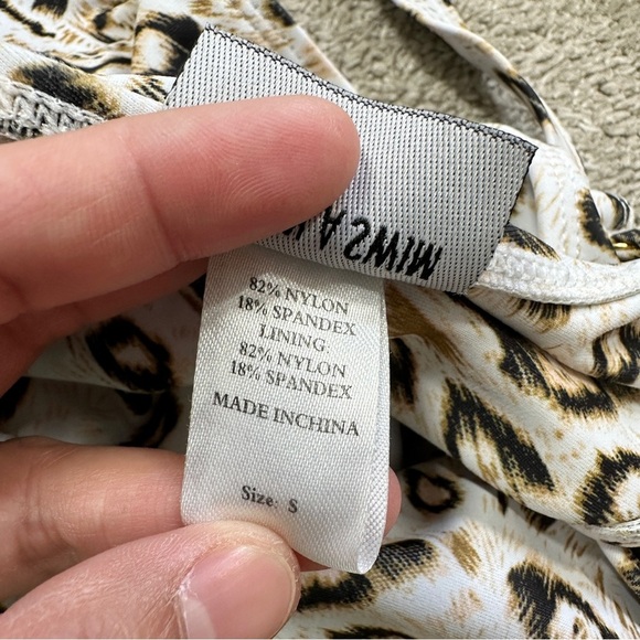 Lahana Swim Women’s Omala Cheeky One-Piece Swimsuit in Vintage Nude Leopard S - Picture 10 of 15